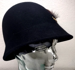 Vintage KANGOL Made in USA Plume Cloche Designer Hat Womens Sz M 100% Wool Black - Picture 1 of 9