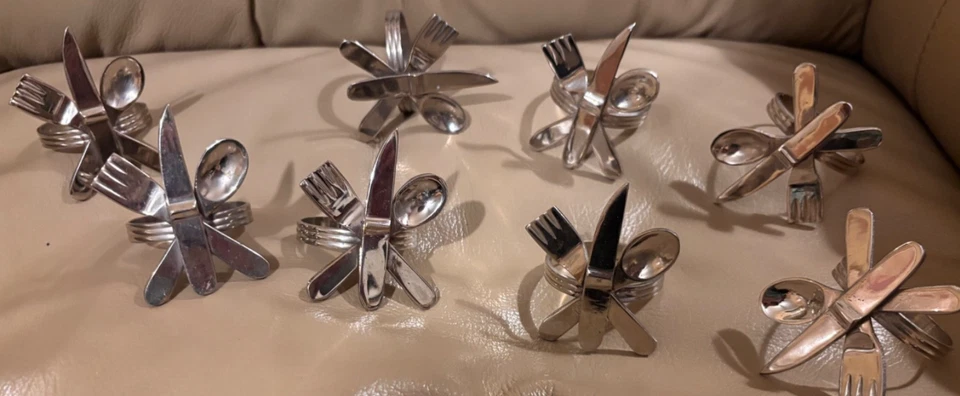 JUEGO DE 8 SERVILLETEROS DE ACERO INOXIDABLE CON FORMA DE TENEDOR, CUCHILLO Y CUCHARA Foto 1 de 4