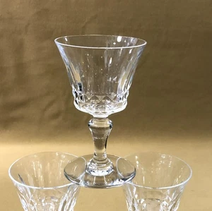 1 verre à vin en cristal signé BACCARAT modèle PICCADILLY 11,3 cm Table Service - Foto 1 di 8