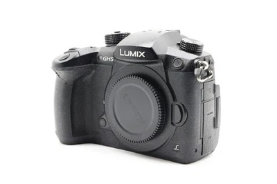 Panasonic LUMIX DC-GH5 20.3 MP Mirrorless Digital Camera - Black (Body Only) Foto 1 de 4