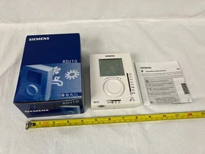Siemens RDJ10 Digital Room Thermostat - Unused - Picture 1 of 14