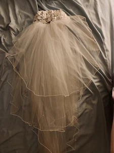 Bridal Veil With Headpiece - Picture 1 of 3