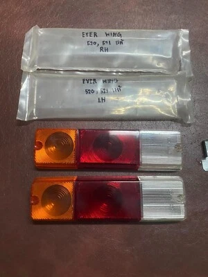 DATSUN 520 521 Pickup LUZ TRASERA Lámpara Cubierta LENTE IZQUIERDA+DERECHA Genuina NOS JAPÓN Foto 1 de 4