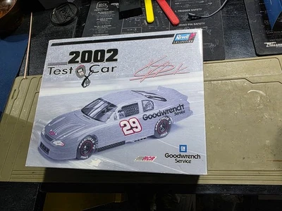 Coche de prueba Kevin Harvick Revell 2002 1 de 7584 escala 1:24 Foto 1 de 4