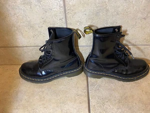Dr. Martens Docs 8 Hole Womens Black Boots 1460 W Size 7 Patent Leather - Picture 1 of 9