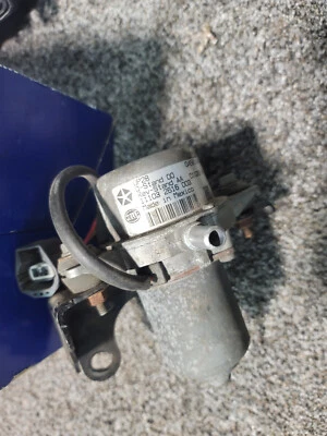 Идентификатор вакуумного насоса в сборе: 04581541aa подходит для Dodge Grand Caravan 2011-2020 годов выпуска - Изображение 1 из 4