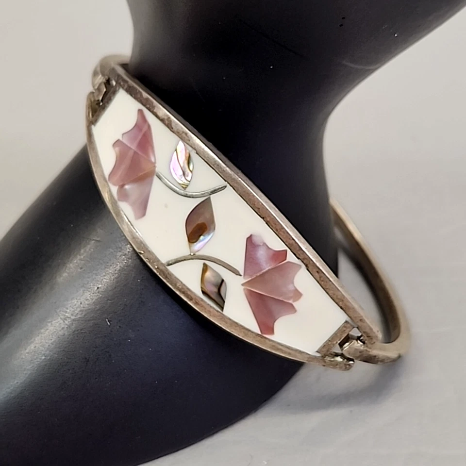 Pulsera de incrustación de madreperla con flores rosas Esmalte blanco Hecho a mano 6.75" Foto 1 de 4