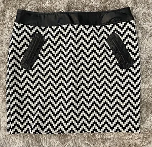 INC International Concepts Black White Zigzag Stripes Straight Pencil Skirt Sz12 - Picture 1 of 7