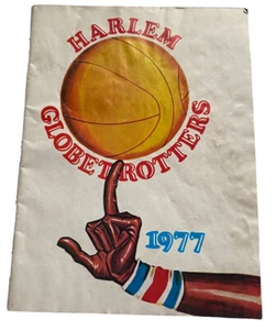 Vintage 1977 Harlem Globe Trotters Basketball Team Magazine, Retro Coca-Cola Ad - Picture 1 of 2