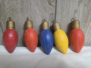 ORNAMENTI: LAMPADINE in legno fatte a mano, rosso-arancio-giallo-blu, dipinte a mano - Foto 1 di 23
