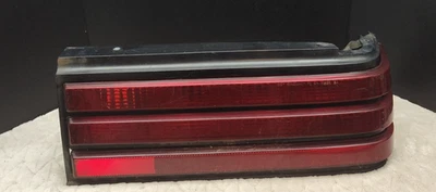 Pontiac 6000 1984-1985-1986 sedán de 4 puertas luz trasera derecha pasajero Foto 1 de 4