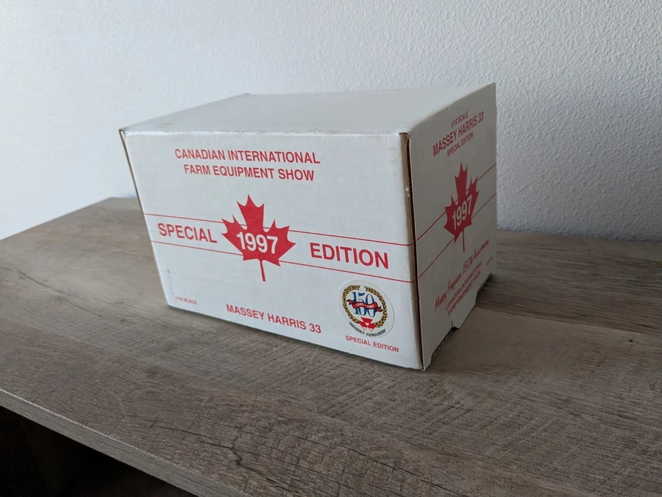 Canadian International Farm Equipment Show 1997 edición especial Massey Harris 33 Foto 1 de 4