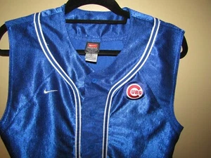 NIKE Team CHICAGO CUBS Youth Size XL (20) Blue Shiny SLEEVELESS Shirt CUBS PATCH - Picture 1 of 6