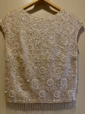 Top sin mangas de lentejuelas con cuentas crema Regalia Imports vintage, años 60 talla M Foto 1 de 4