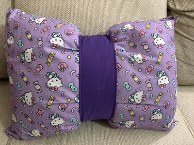 Almohada decorativa Hello Kitty Bow tamaño completo Foto 1 de 4