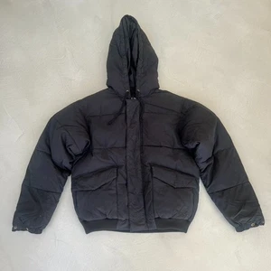 Chaqueta acolchada de algodón Urban Outfitters BDG. Negro. Pequeño. - Imagen 1 de 6