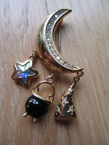 CL/RARE SWAROVSKI CRESCENT MOON PIN/DANGLES/SORCEROR HAT/CAULDRON/STAR! - Picture 1 of 5