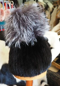 Beautiful Elasticized Black Mink Beanie with a Stunning Grey Tanuki Pompom - Picture 1 of 6