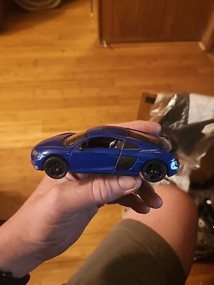 Литой автомобиль с откидным верхом Kinsmart 2020 Audi R8 Coupe синий масштаб 1:36 KT5422 5 дюймов - Изображение 1 из 4