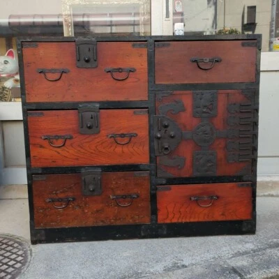 Caja fuerte de almacenamiento japonesa antigua Tansu Dansu madera hecha a mano era Edo Foto 1 de 4