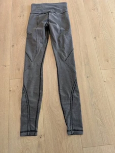 TRITURADORA DE CADENCIA LULULEMON APRETADA 29" PEQUEÑA GEO NEGRA BLANCA YOGA PARA CORRER Talla 2 - Imagen 1 de 8