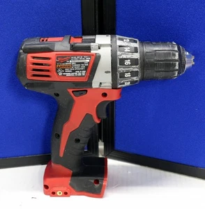 Taladro/destornillador compacto inalámbrico Milwaukee 2601-20 M18 de 1/2" (solo herramienta) - Imagen 1 de 7