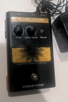 TC-Helicon VoiceTone T1 Vocal Tone and Dynamics Effects Pedal w Power Supply - Image 1 of 4