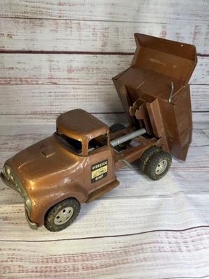 Camión de volteo hidráulico Tonka 1958 vintage acero prensado color bronce  Foto 1 de 4
