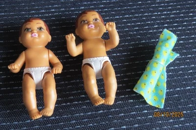 Barbie Babies 2016 - Lote de 2 con - 1 manta Barbie carreras Baby Doctor Foto 1 de 3