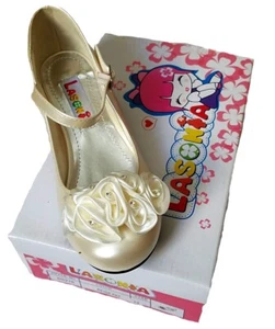 Lasonia Niñas Bonitas Rosetas Laminadas de Satén Cuero Patente Mary Jane Zapatos BEIGE - Imagen 1 de 6