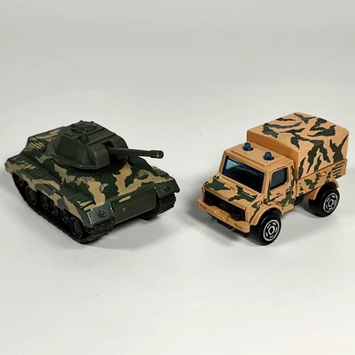 Tanque Majorette Sonic Flashers y Mercedes Unimog Troop Carrier vehículos diecast Foto 1 de 4