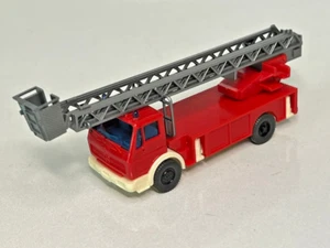 Camión de bomberos Wiking escala 1:87 HO #618 Mercedes Benz NG 1419 DLK 23-12 - Imagen 1 de 8