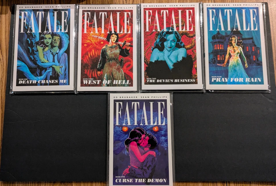 Fatale Vol 1-5 por Ed Brubaker y Sean Phillips TPB Foto 1 de 1