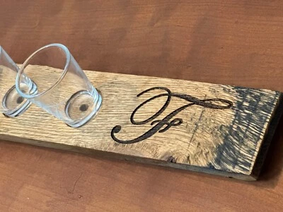 Tablero de vuelo de whisky bourbon regalo padrino grabado personalizado de pentagrama Foto 1 de 4