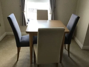 Oak extending Table & 4 Chairs - Picture 1 of 3