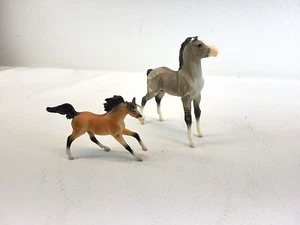 Cavallo Breyers lotto di 2 figurine giocattolo vintage pony  - Foto 1 di 5