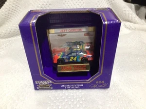 Edizione limitata Jeff Gordon #24 inaugurale Brickyard 400 NASCAR 1:64 pressofuso - Foto 1 di 4