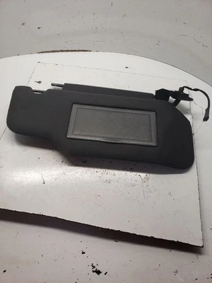 Parasol derecho usado se adapta a: Ford Crown Victoria 2003 viseras dobles R. con iluminación Foto 1 de 4