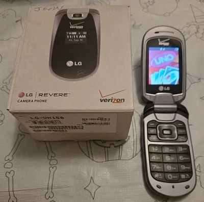 LG Revere VN150 Black Flip Phone (Verizon) - Image 1 of 4