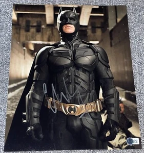 Foto autógrafa firmada por Christian Bale 11x14 El Caballero Oscuro Batman Beckett BAS - Imagen 1 de 2