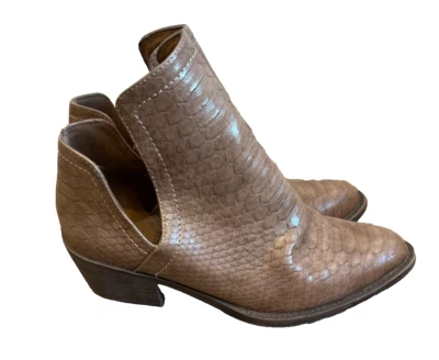 Volatile Catchee Ankle Boots Tan Faux Snake Skin Western Women’s Sz 8.5 Booties - Image 1 of 4