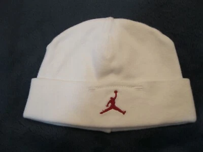 耐克 Air Jordan Jumpman 婴儿帽 Beanie 0-6 个月白色带红色标志 — 第 1/4 张图片