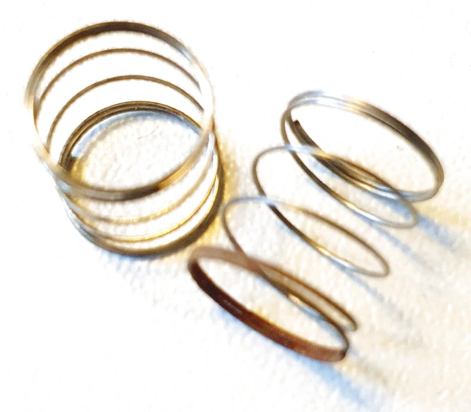 1x MOLLA TASTIERA 10MM COMMODORE AMIGA MODELLO MITSUMI + ATARI 65XE 130XE 8 BIT +