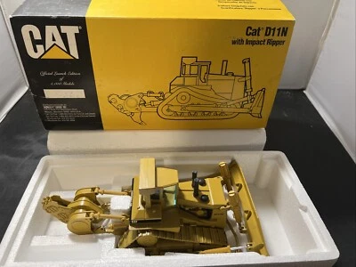 Caterpillar Cat D11N Dozer with Impact Ripper - Conrad 1:50  Launch Edition - Image 1 of 4