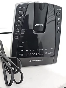 Electrohome Model EM159K Projection Alarm Clock AM/FM Radio - Picture 1 of 7