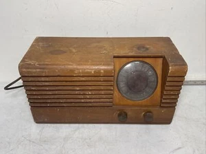 Radio de mesa tubo madera Artone R-1046M-U COMO ESTÁ LEER DESCRIPCIÓN - Imagen 1 de 17