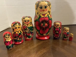 VTG Russian Nesting Dolls Wood Hand Painted 5 Dolls Red Floral Wood - Picture 1 of 6