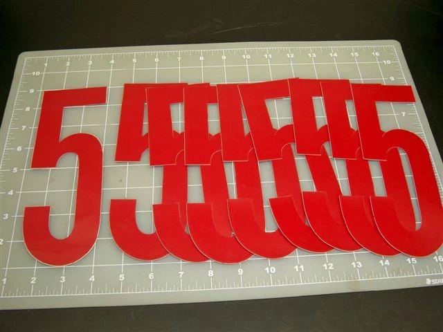 5 号贴纸 8 英寸红色乙烯基 9 数量比赛评分免运费 — 第 1/1 张图片