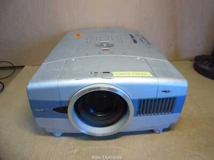 Projecteur projecteur Sanyo PLC-XT11 XGA 3LCD 2700 LUMENS - Pas de télécommande - ERREUR DE LAMPE - Photo 1/3