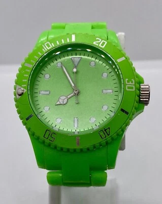 "Reloj para damas/adolescentes nuevo batería grande esfera verde se adapta a muñecas de 6"" ¡Bonito!" Foto 1 de 4